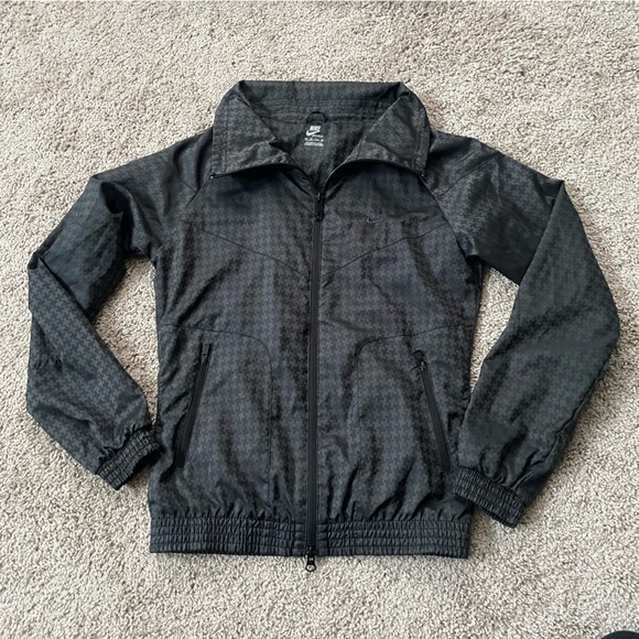 Nike Jackets & Blazers - Nike Black Jacket